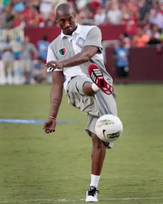 林良铭庆祝足协杯夺冠：冠军终归北京，国安是冠军！（林良铭庆祝足协杯封王：冠军回到北京，国安加冕！）