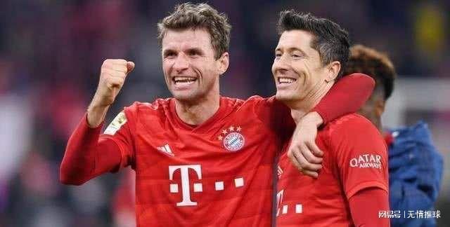 麦克阿瑟官推晒全队登长城照：回顾北京之行（麦克阿瑟官方推特发布全队登长城照：回顾北京之旅）