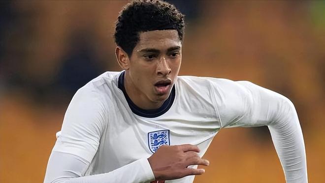 伊斯科：梦想能代表西班牙出战世界杯，但现在需先好好康复（伊斯科：渴望为西班牙出战世界杯，当前首要任务是康复）