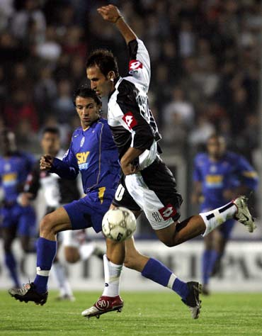 6场贡献9球1助攻，卡扎伊什维利当选中超9／10月最佳球员（6战斩9球+1助，卡扎伊什维利荣膺中超9-10月最佳球员）