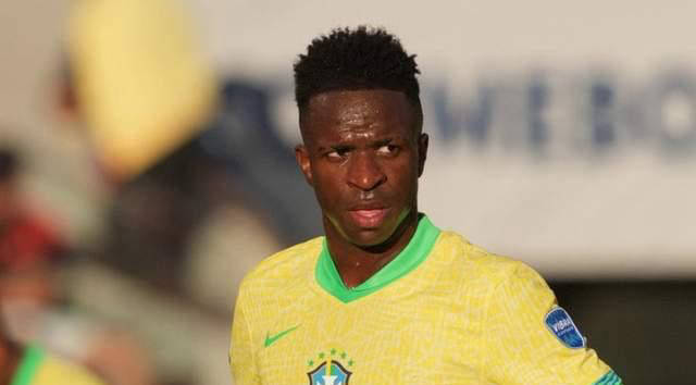 罗体：那不勒斯暂停引进左边锋，搁置了对斯特林和格10的联系（罗体：那不勒斯暂时叫停左边锋引援，已搁置与斯特林、格10的接触）