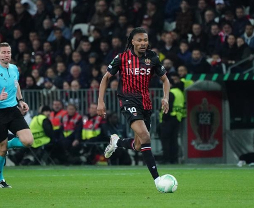 记者：加拉塔萨雷希望免费租借萨拉赫，合同半年800万欧（记者称加拉塔萨雷欲免租引进萨拉赫，半年期合约800万欧元）