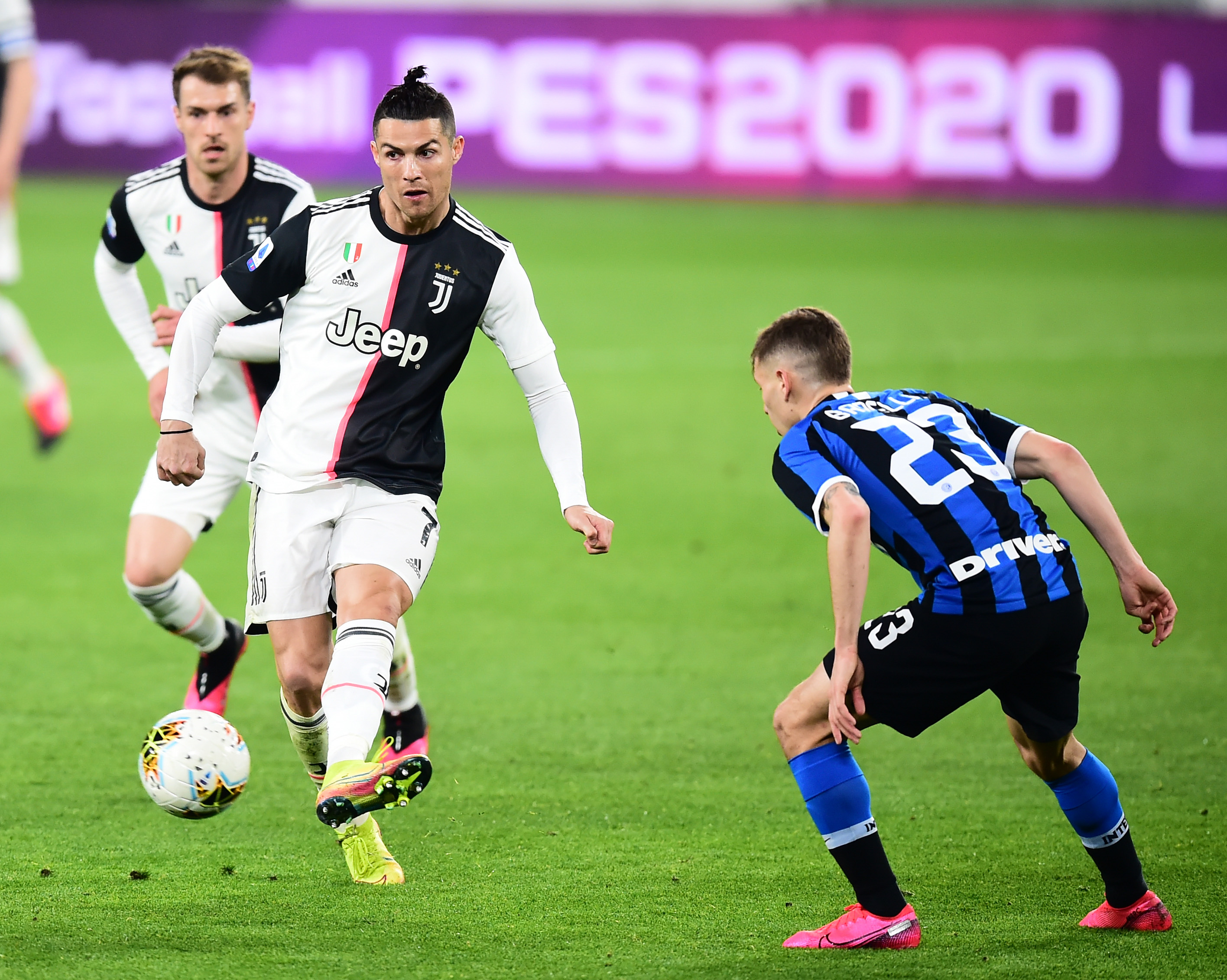 拜仁慕尼黑客场大胜多特蒙德（拜仁慕尼黑客场横扫多特蒙德）