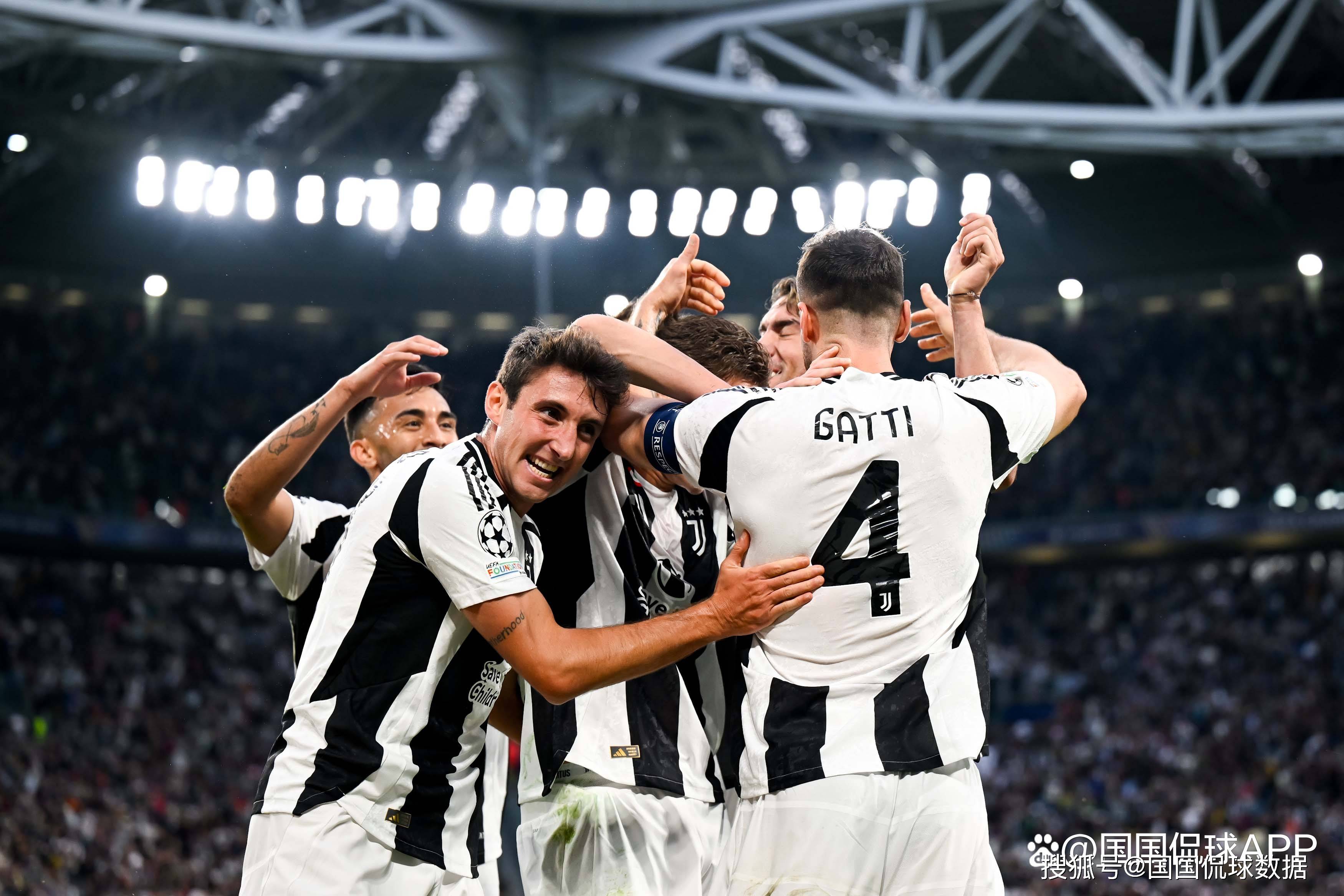 媒体人：邓涵文与云南玉昆更接近，重庆和铁人也有想法（知情人士称邓涵文更接近云南玉昆，重庆与铁人亦有意）